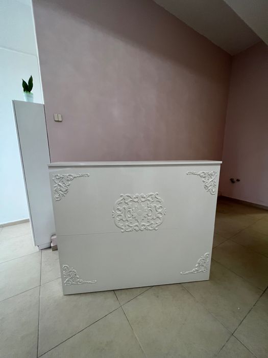 Balcão de receção branco