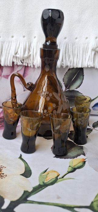 Karafka z kieliszami