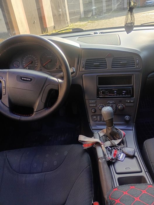 Volvo v70 2.5 TDI 140km