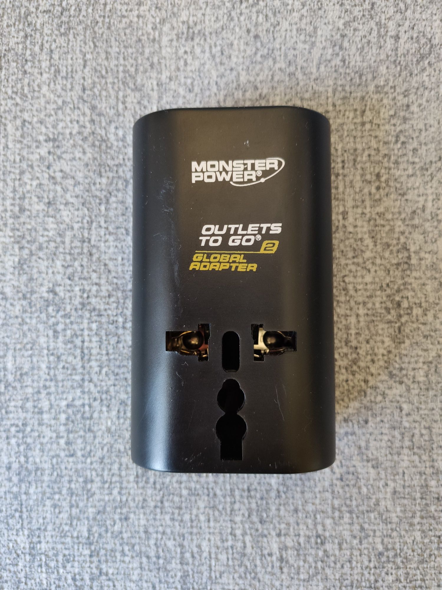 Globalny adapter / Przejściówka / Monster Power Outlets to Go 2