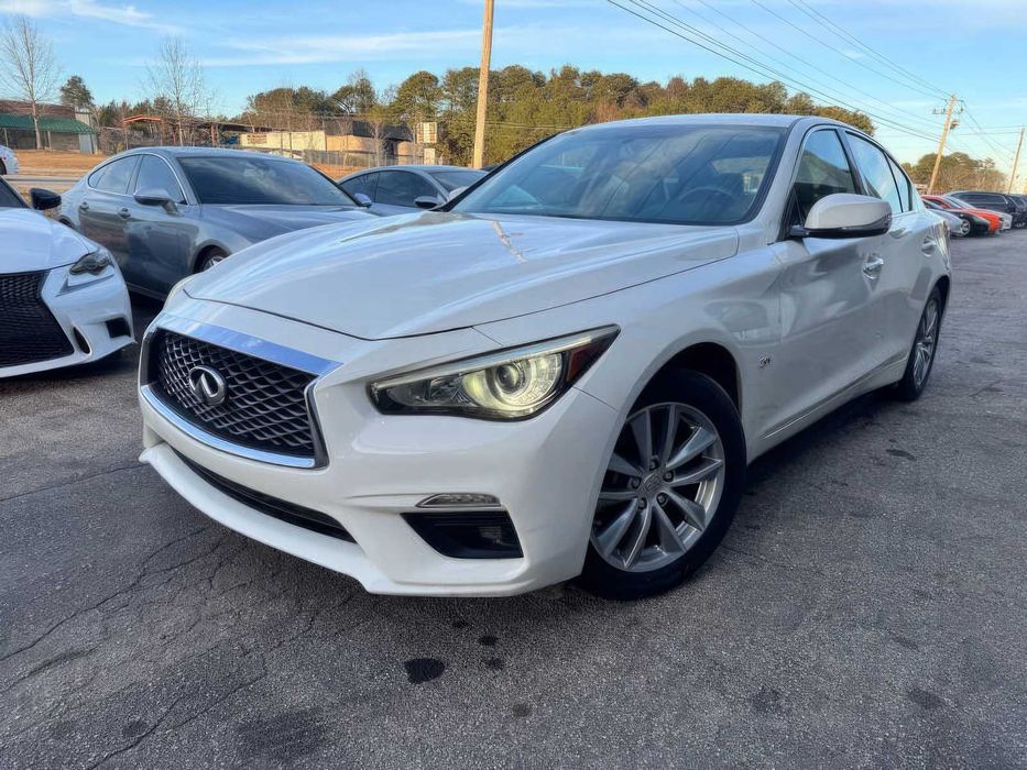 Infiniti Q50      2018