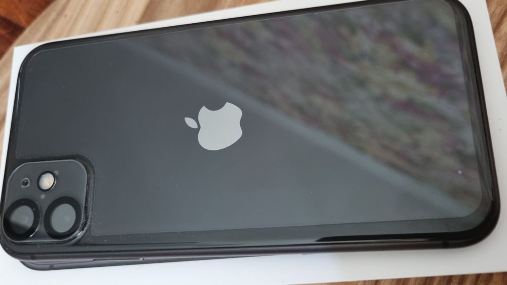 Продам iPhone 11  64GB