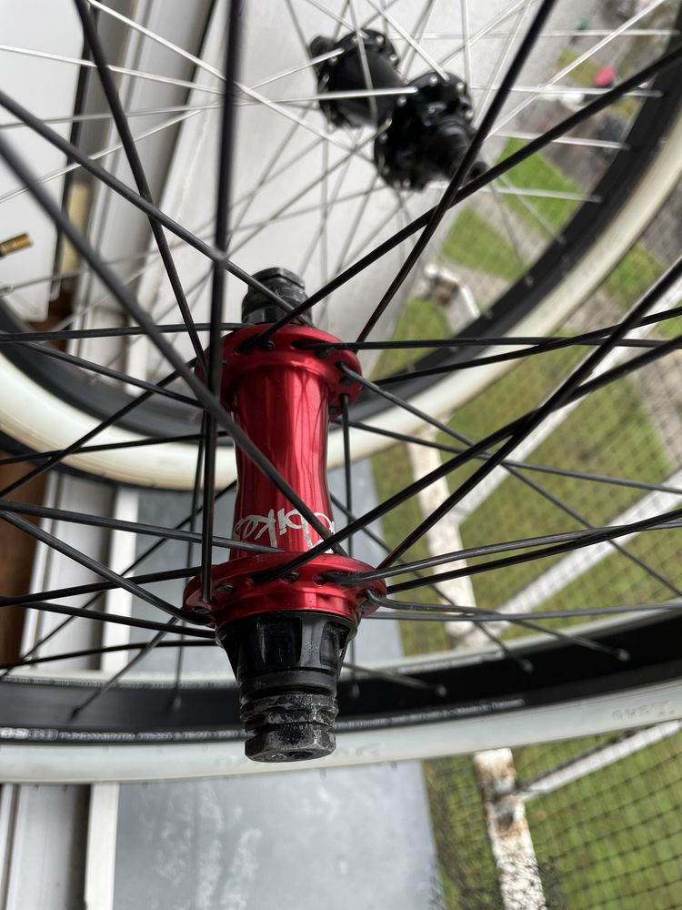 Koła w komplecie na MTB Street 24