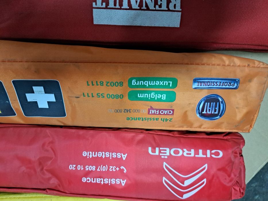 Trójkąt ostrzegawczy BMW, AUDI