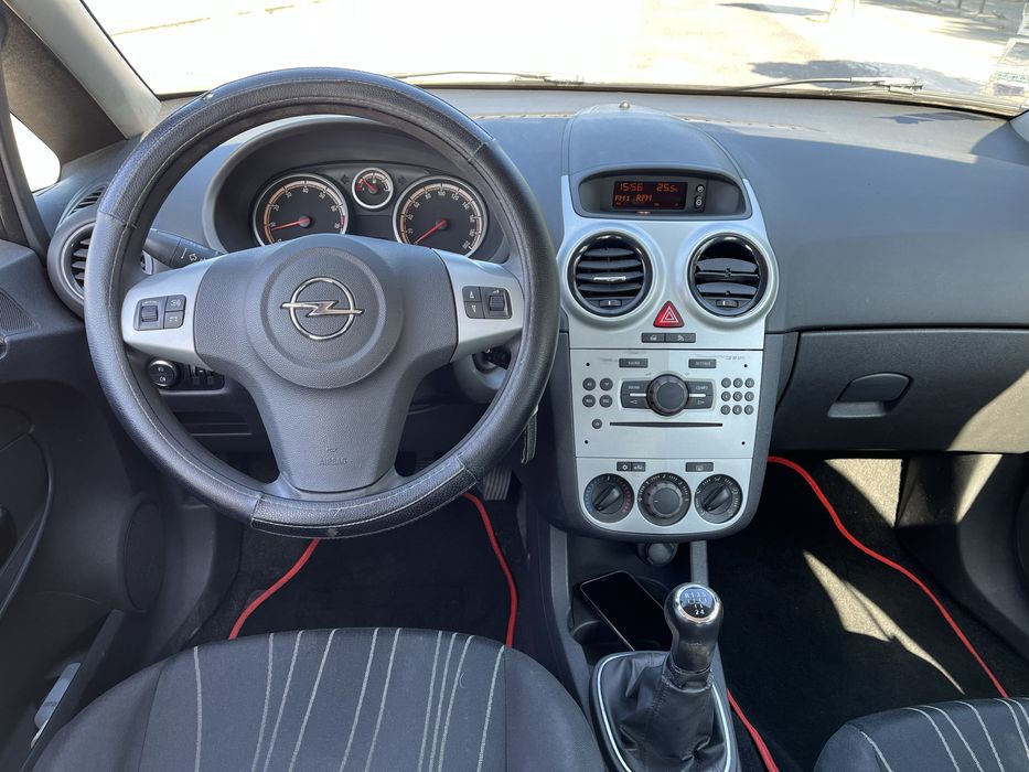 Opel corsa 1.2 enjoy