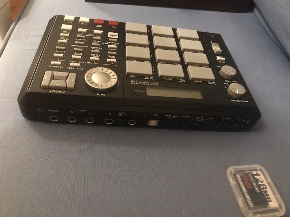 Akai mpc 500 em otimo estado