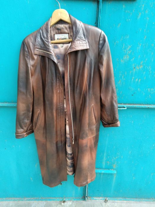 Продам кожанный женский плащь