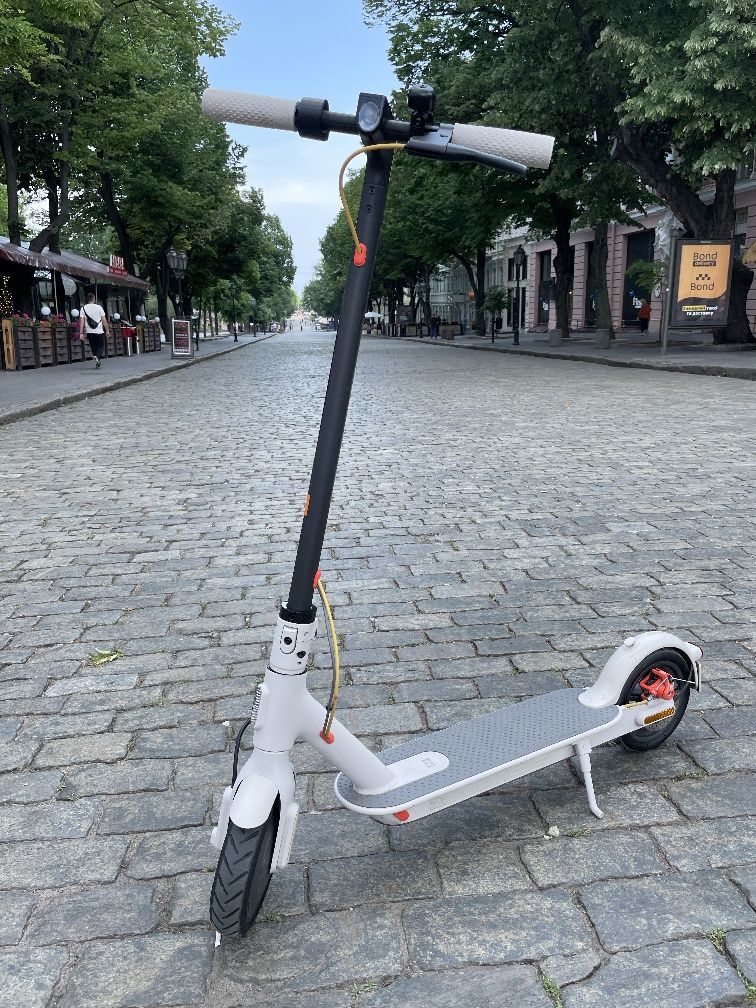 Электросамокат Xiaomi mi scooter 3