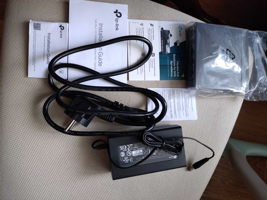 PoE комутатор TP-link TL-SF1005LP