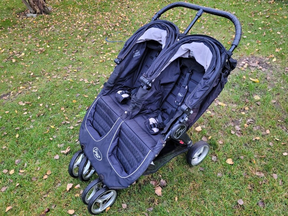 Wózek Baby Jogger City Mini dla bliźniaków