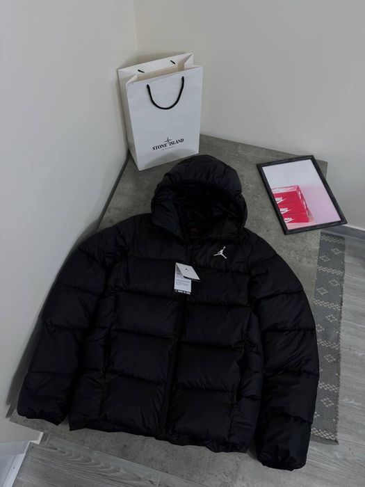 Пуховик jordan  з вишитим логттипом