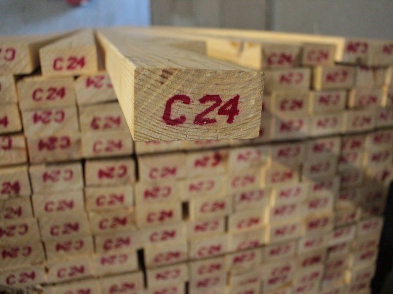 Legar strugany o wym. 45x70mm, drewno konstrukcyjne c-24, śląskie.