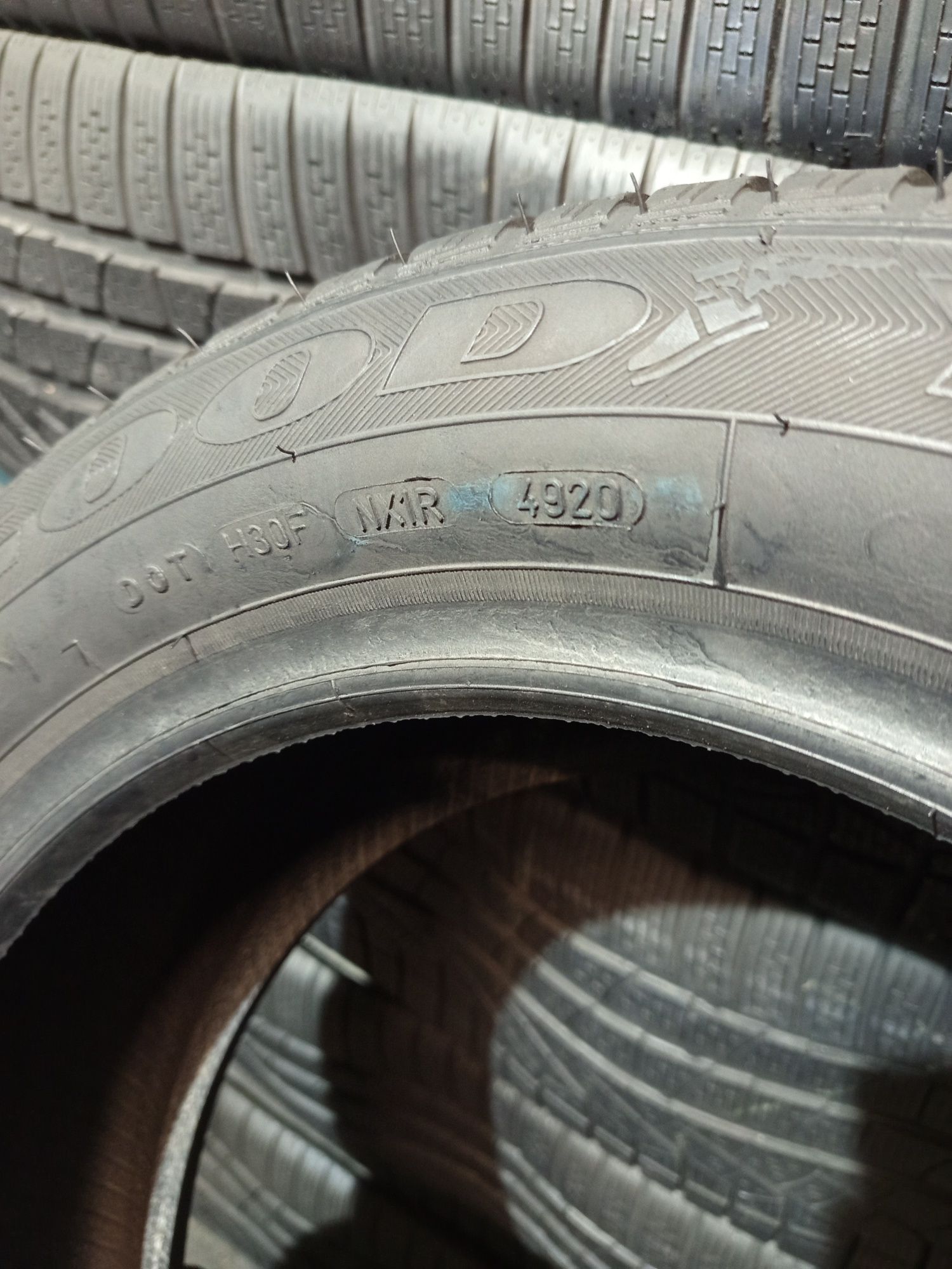 205/55R16 GoodYear Vector 4seasons