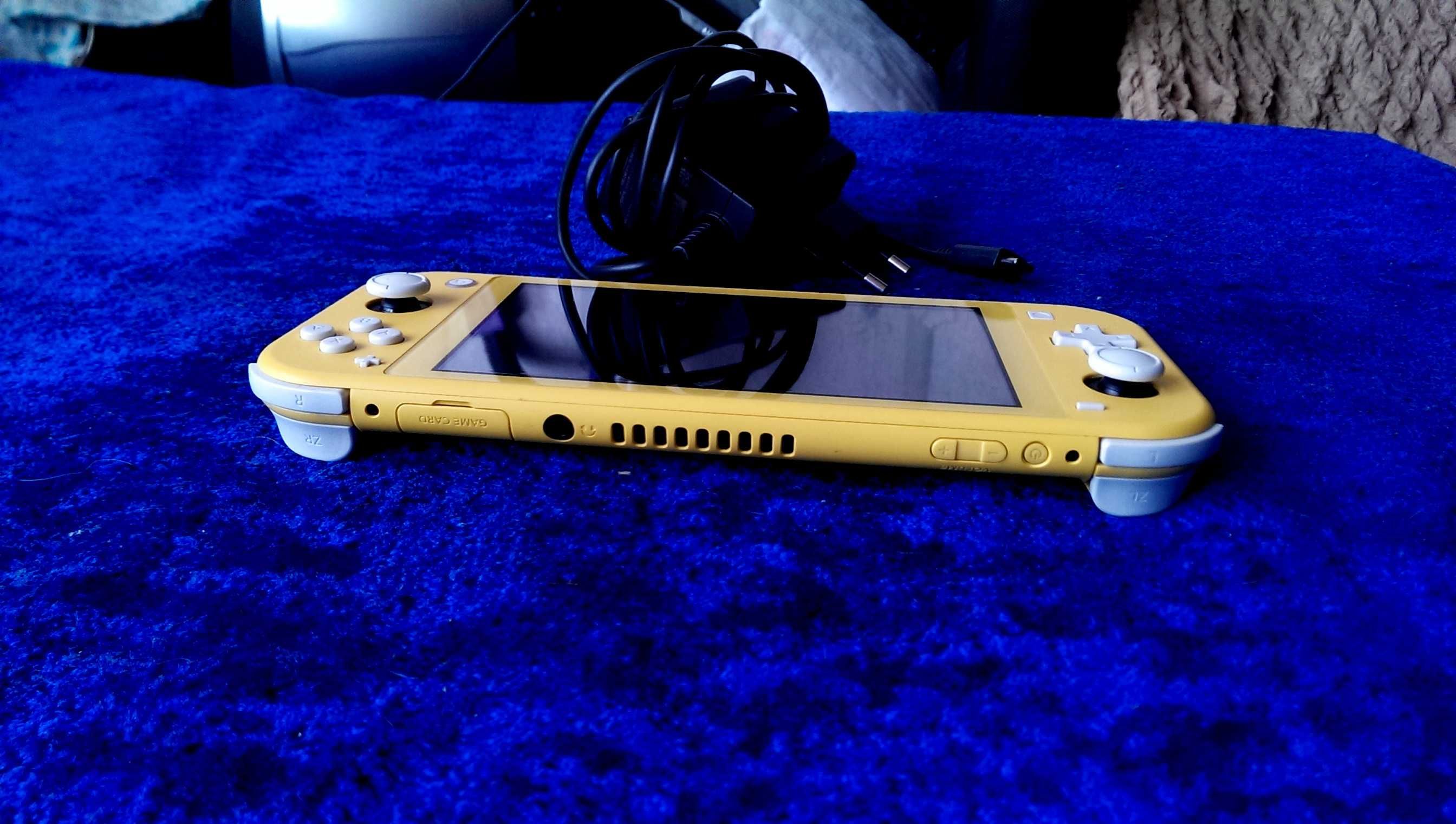Игровая приставка Nintendo Switch Lite Глобальная версия 32Gb+32Gb.
