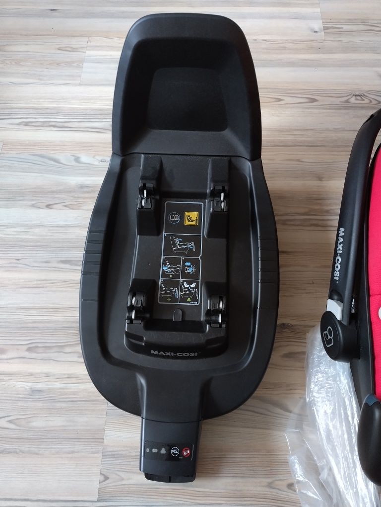 Maxi Cosi Pebble Plus + baza
