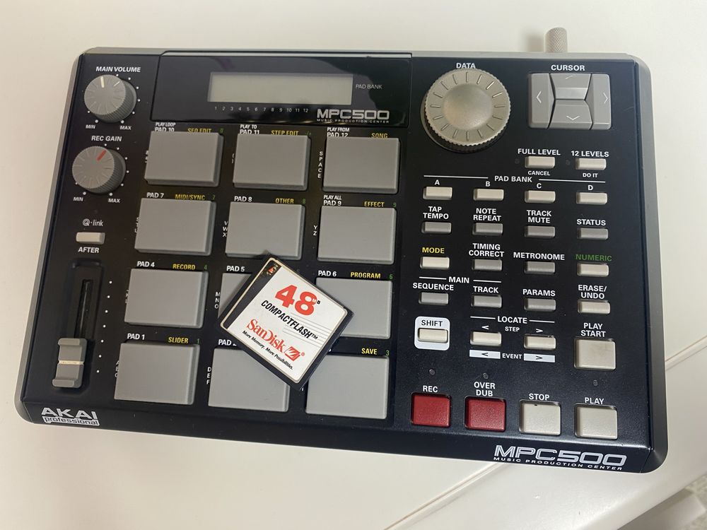 Сємлер Akai mpc 500