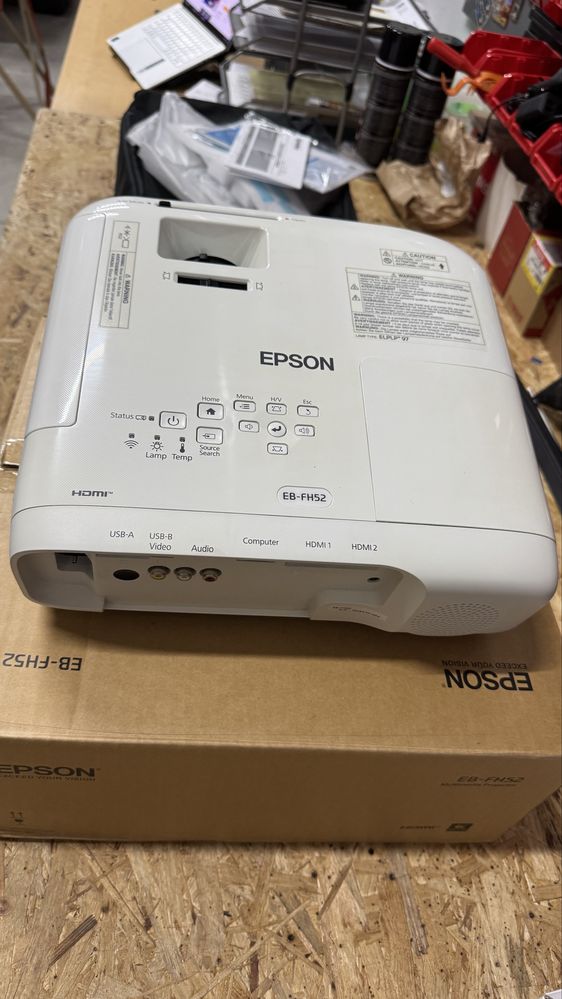 Projektor EPSON EB-FH52