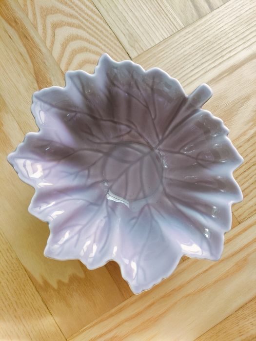 Miska salaterka home&you porcelanowa ozdobna jasnofioletowa liść