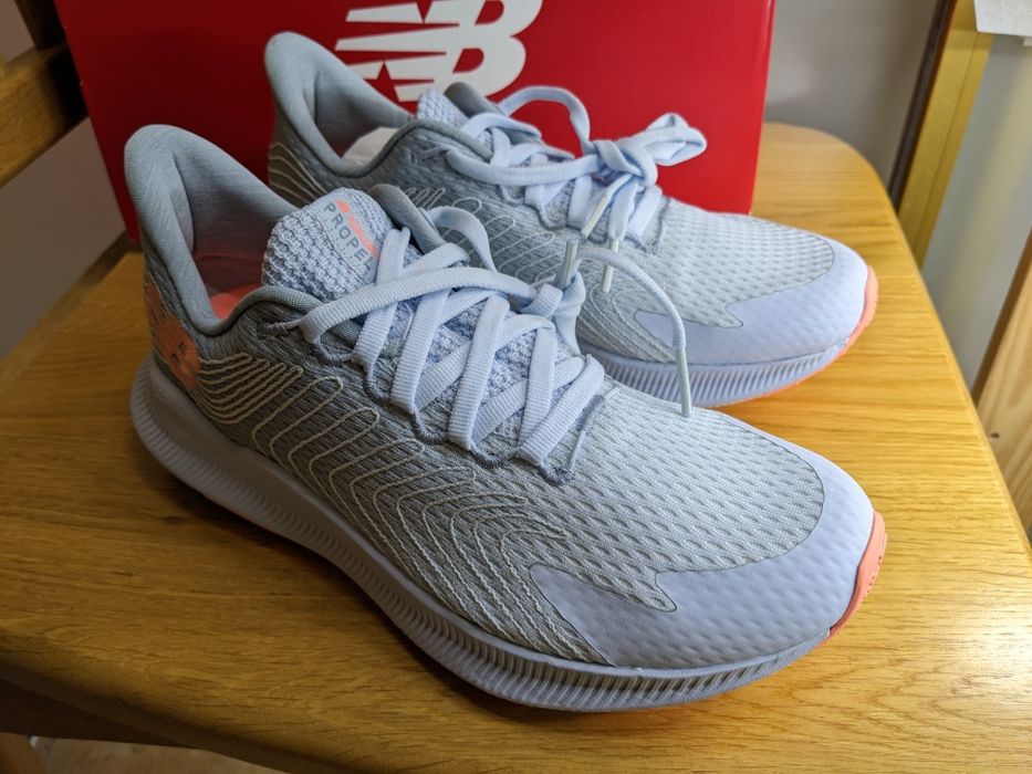 New Balance, Saucony. Устілки 24 см. Деякі пари з чеками, коробки