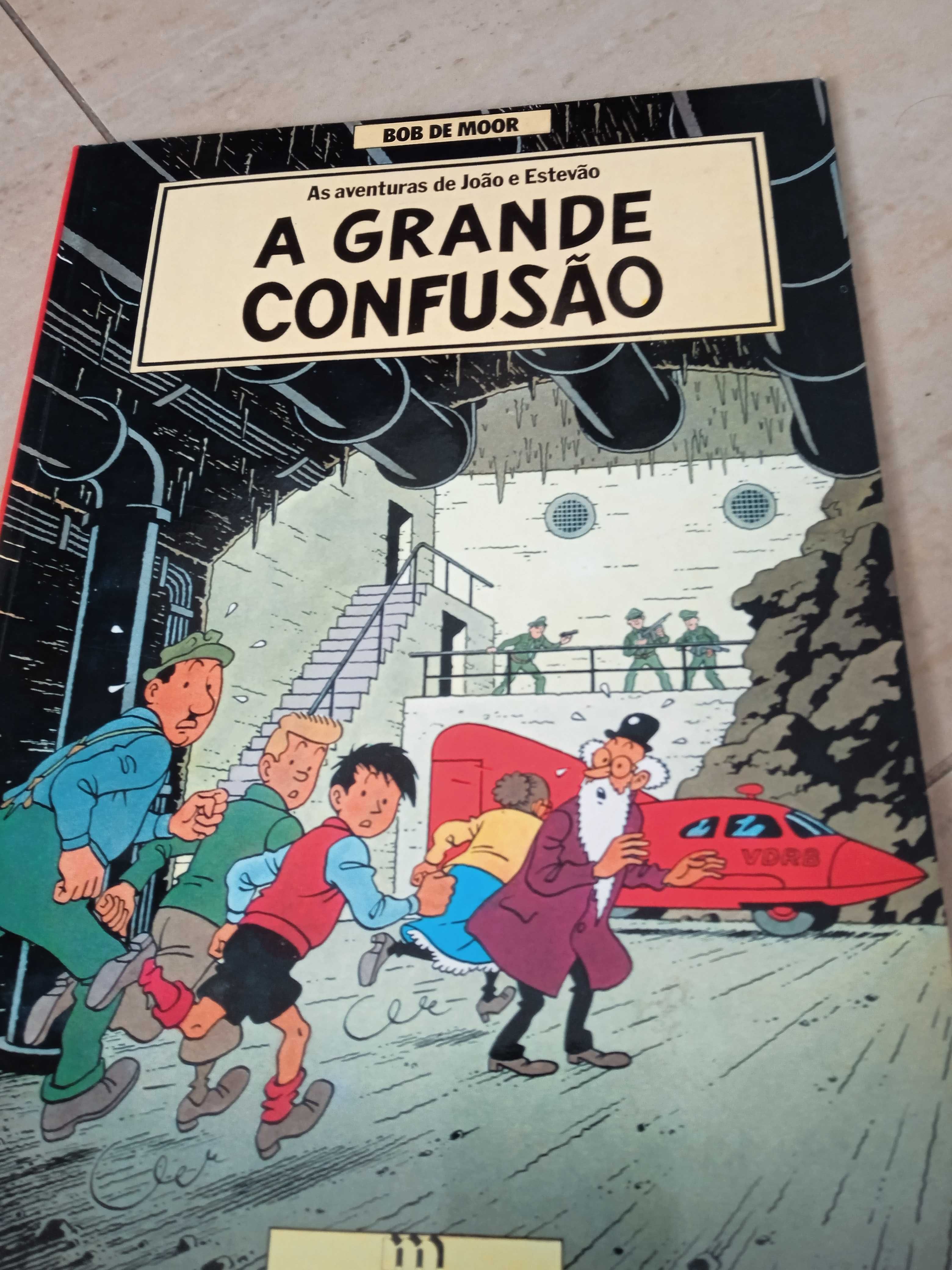 Banda desenhada; strapontam; obélix...os túnicas  Azuis; As aventuras.