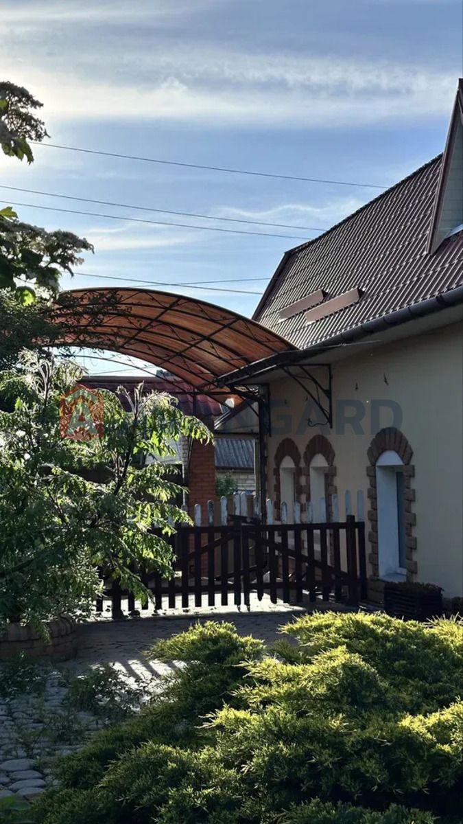 Продам стильний будинок Космос