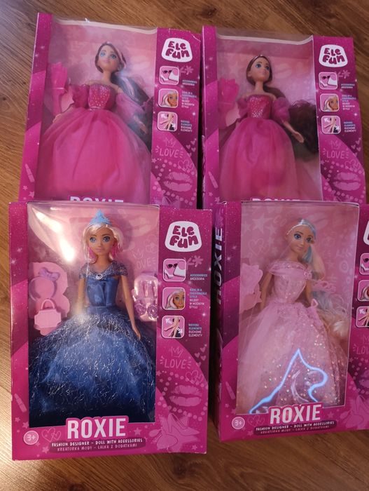 Komplet nowych lalek