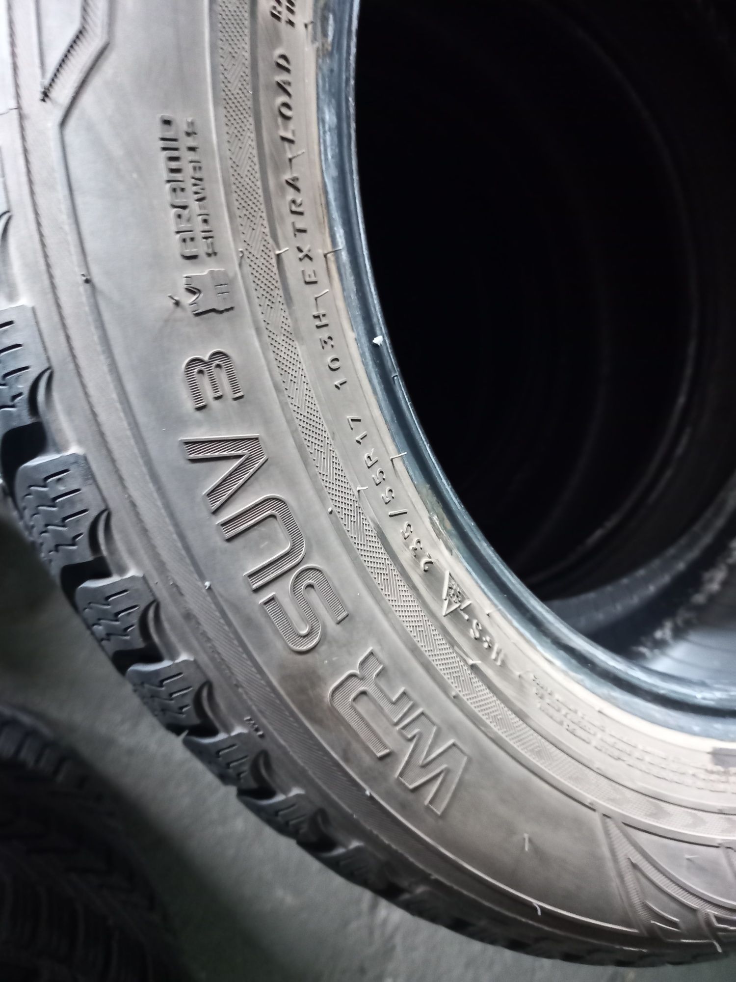 Opony używane 235/55/17 nokian 2x8 mm 2x 6 mm