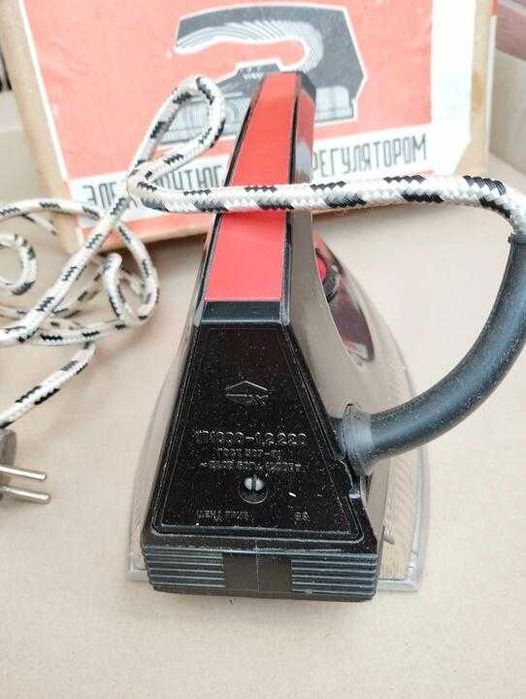 Праска (электроутюг) виробництва урср, легка. УТ1000-1.2.220