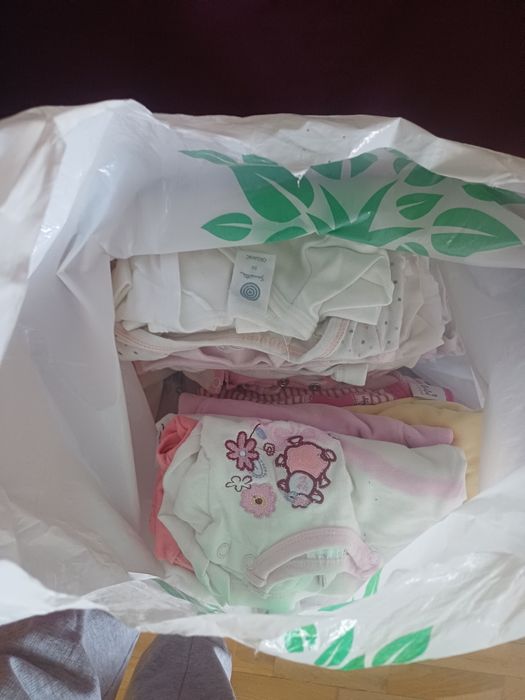 Rezerwacja Oddam ubranka dla dziewczynki 50-56