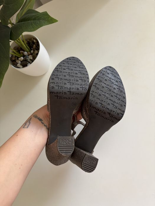 Szpilki obcasy Tamaris 38 srebne brokat błyszczące unikat glitter y2k