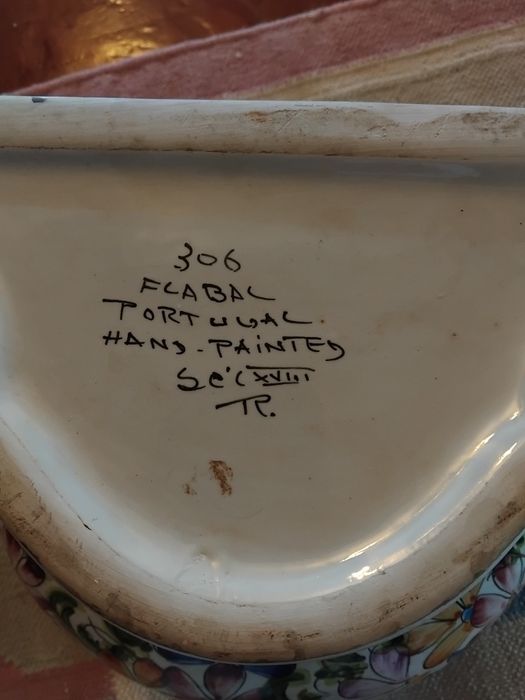 Fonte de parede em cerâmica