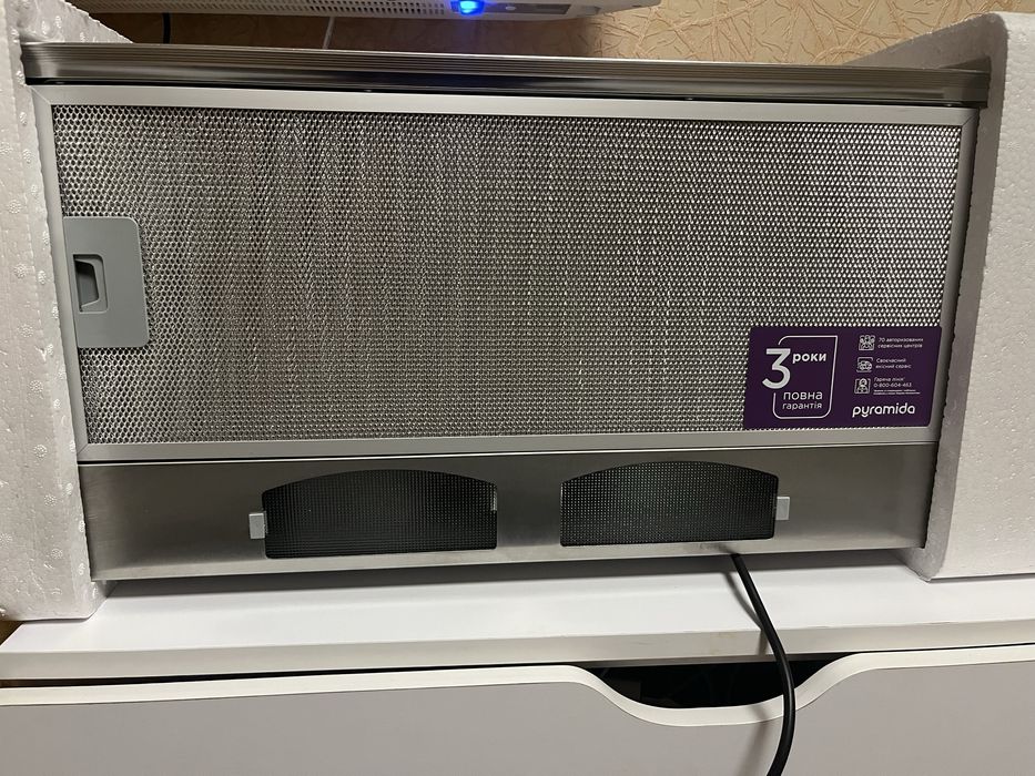 Витяжка Pyramida TL 60IX, нова, у заводській упаковці.