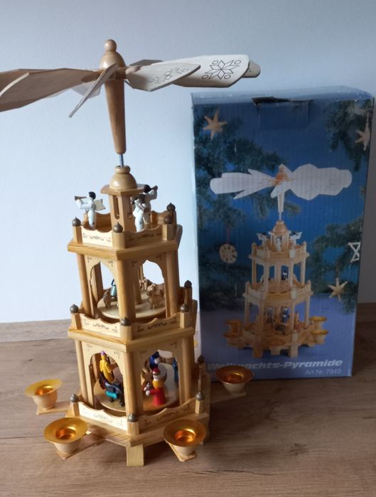 Piramida świąteczna świecznik szopka bożonarodzeniowa vintage