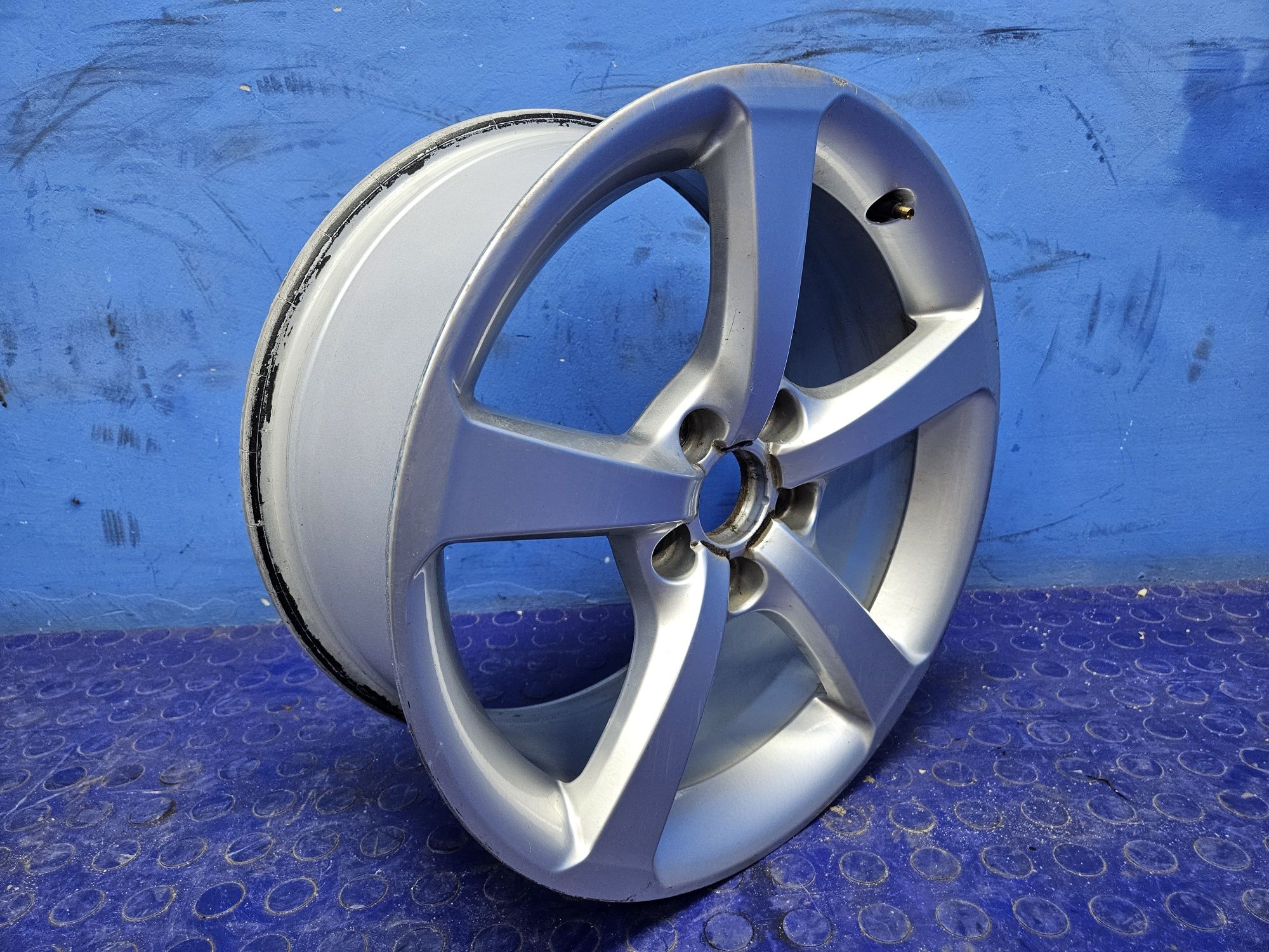 FELGA aluminiowa AUDI A3 8V 17" 7.5J ET 43 5x112 Oryginał