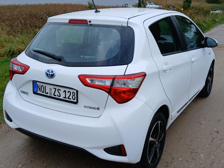 Toyota Yaris 1,5 HYBRID automat 5 drzwi niski przebieg serwisowana