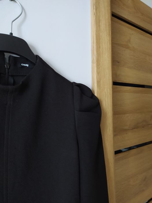 Czarna sukienka na długi rękaw XS