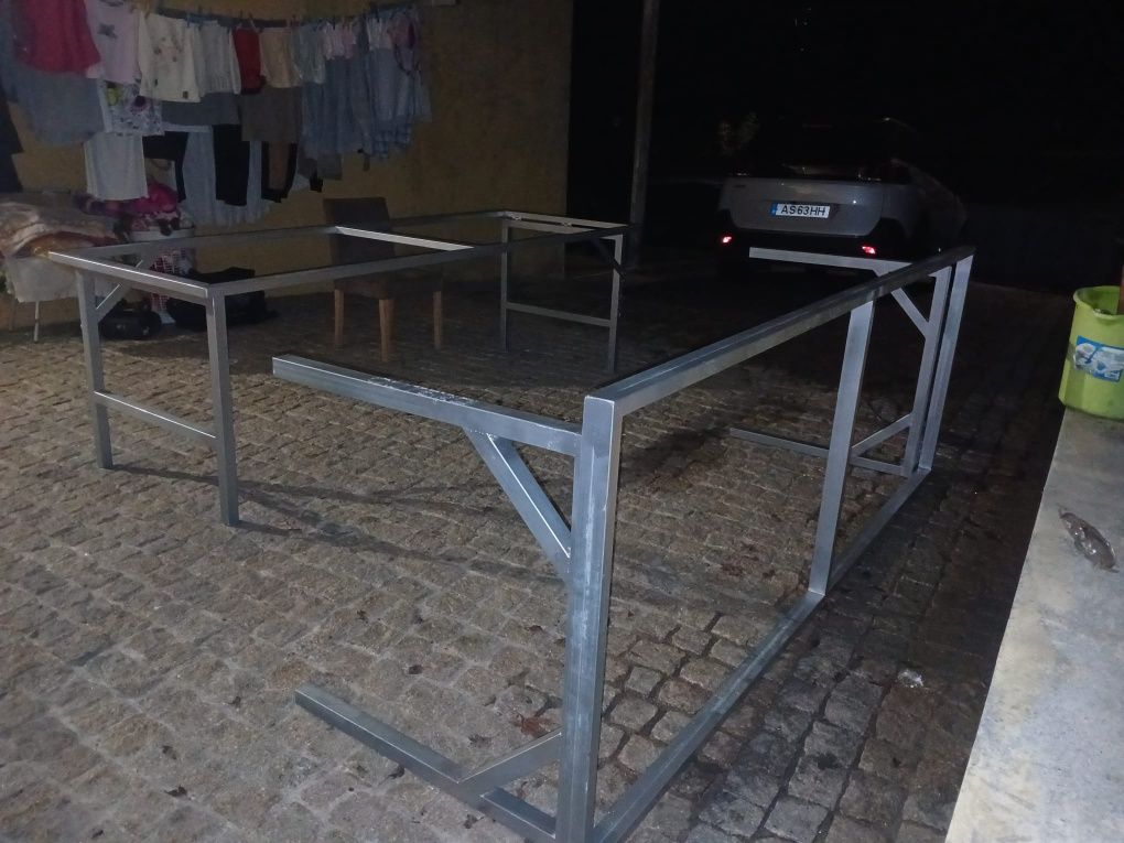 Serralheiro ao serviço