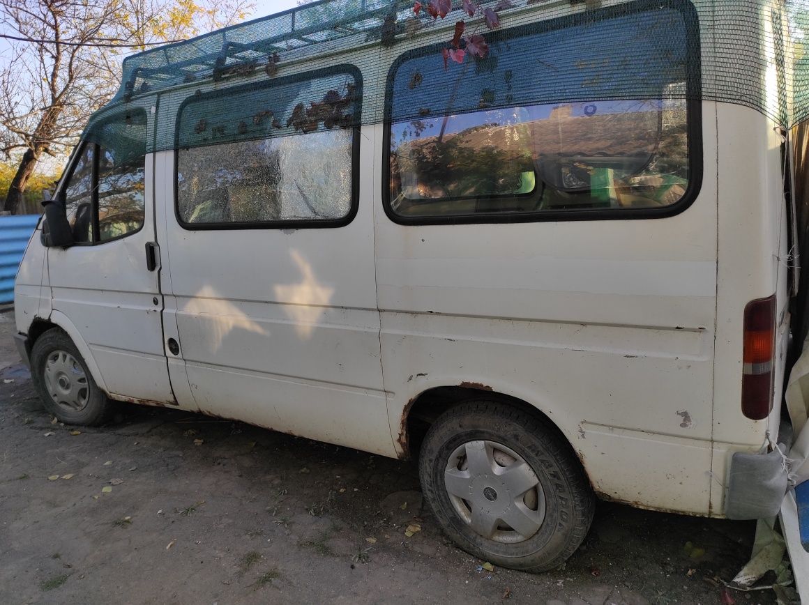 Продам  машину Ford transit