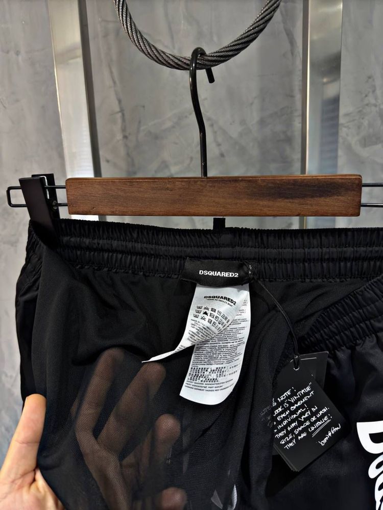 Czarne spodenki DSQUARED
