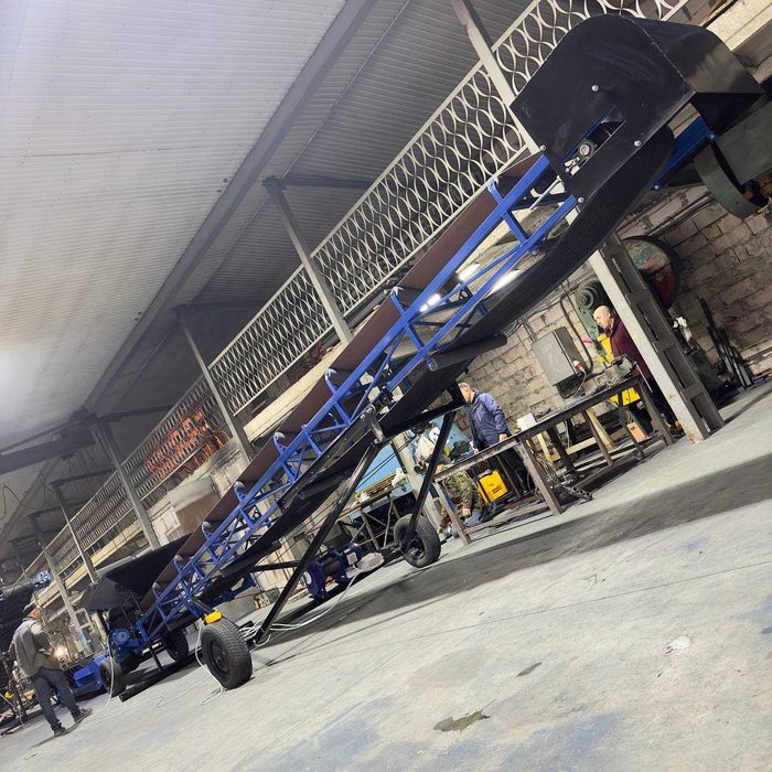 Погрузчик ленточный конвейер горизонтальный. Стрічковий транспортер