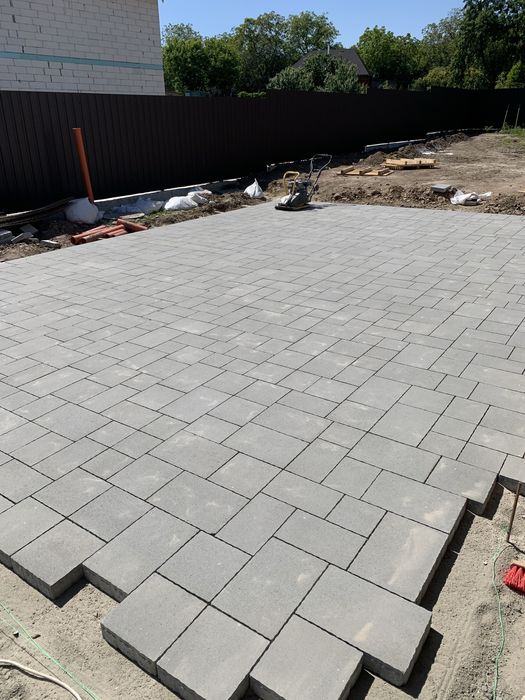 Укладка та продаж тротуарної плитки Київ та область