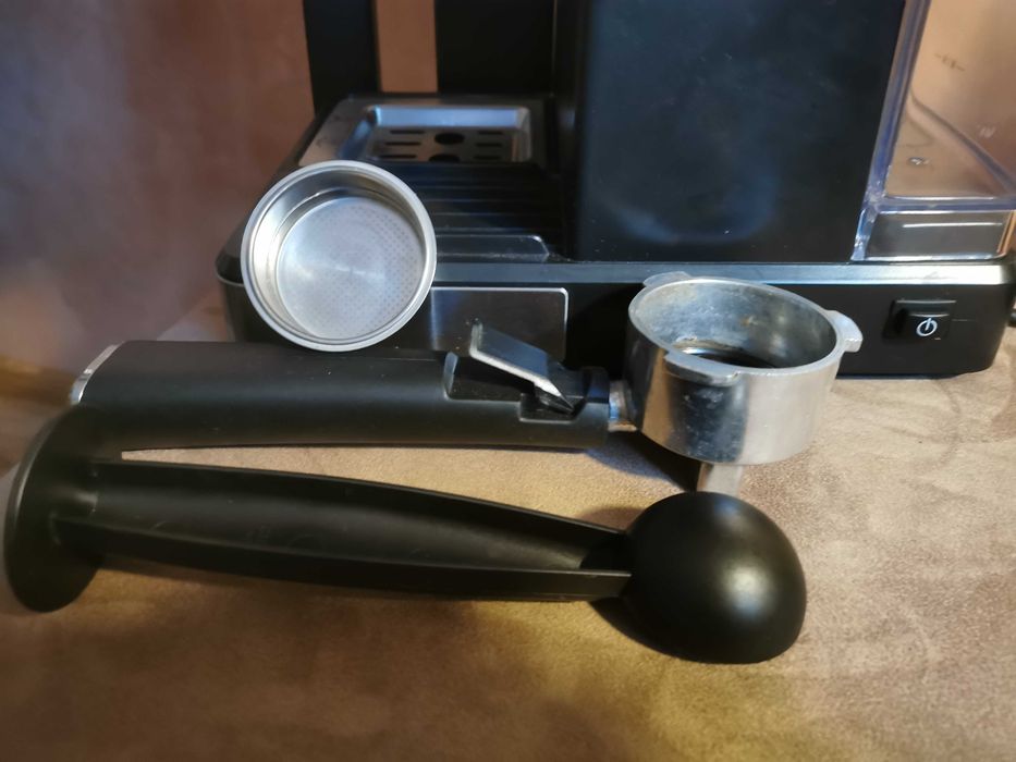 MNIEJ-ciśnieniowy kolbowy express do kawy, spieniacz mleka. Sprzedam :