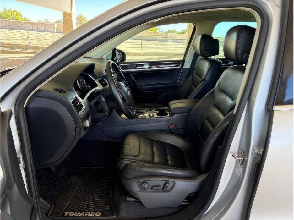 Volkswagen Touareg      2015