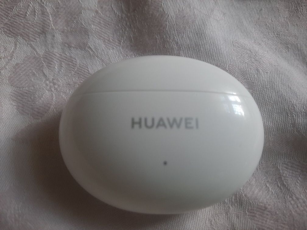 Etui ładujące do słuchawek bezprzewodowych huawej