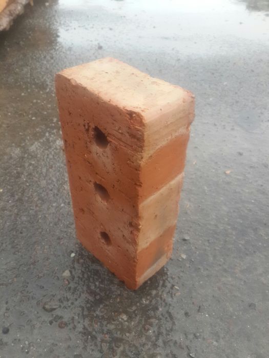 Цегла будівельна