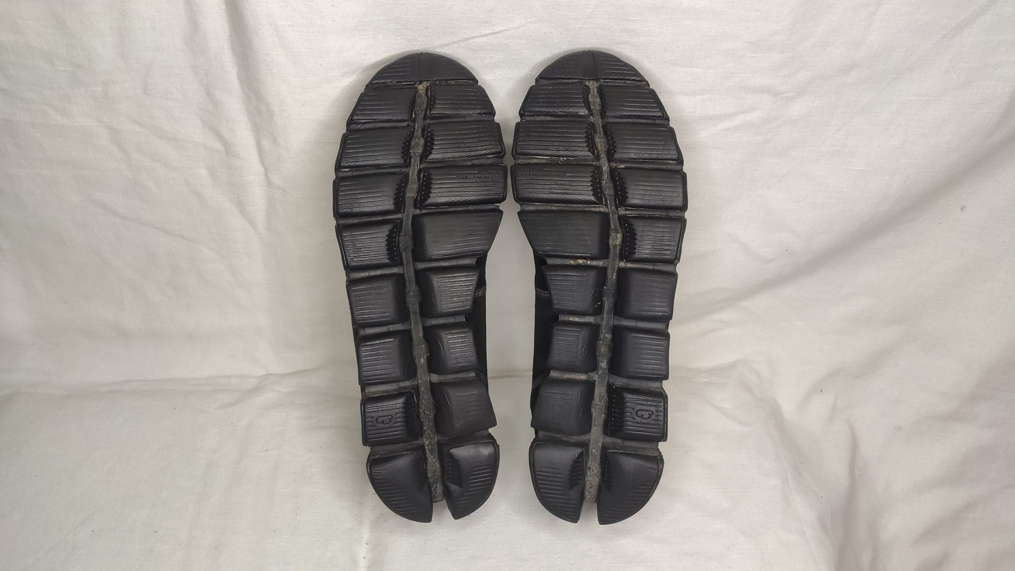 Кросівки On Cloud Swiss Engineering Waterproof.Розмір 43