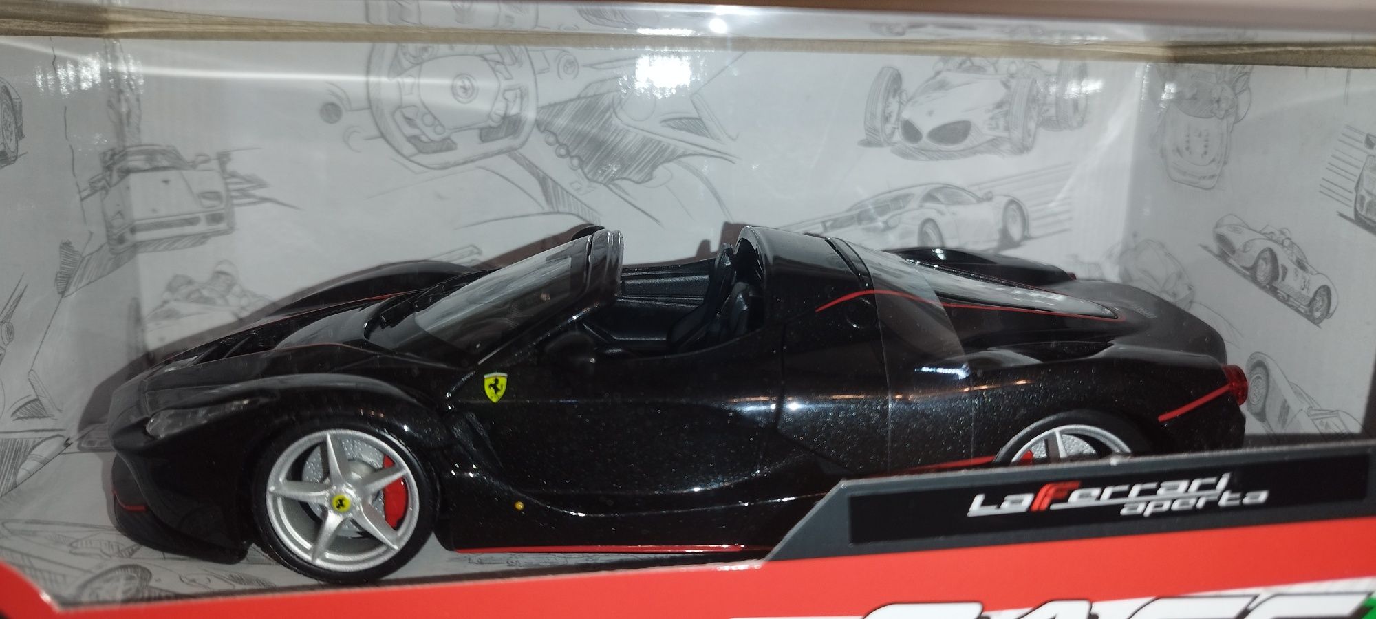 Bburago Race+Play Ferrari LaFerrari Aperta Black, skala 1:24 Burago.