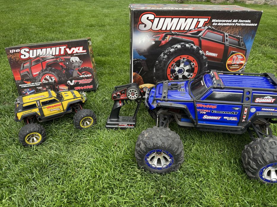 Traxxas Summit 1/16 безколекторному двигуні