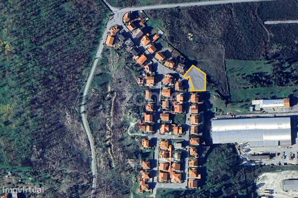 Terreno Urbano com 1220 m² em Almeidinha, Mangualde