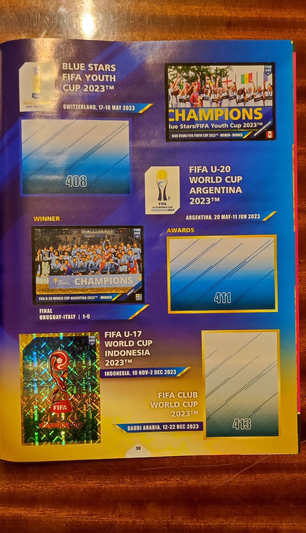 Naklejki piłkarskie panini 2024  2 albumy + 148 naklejek